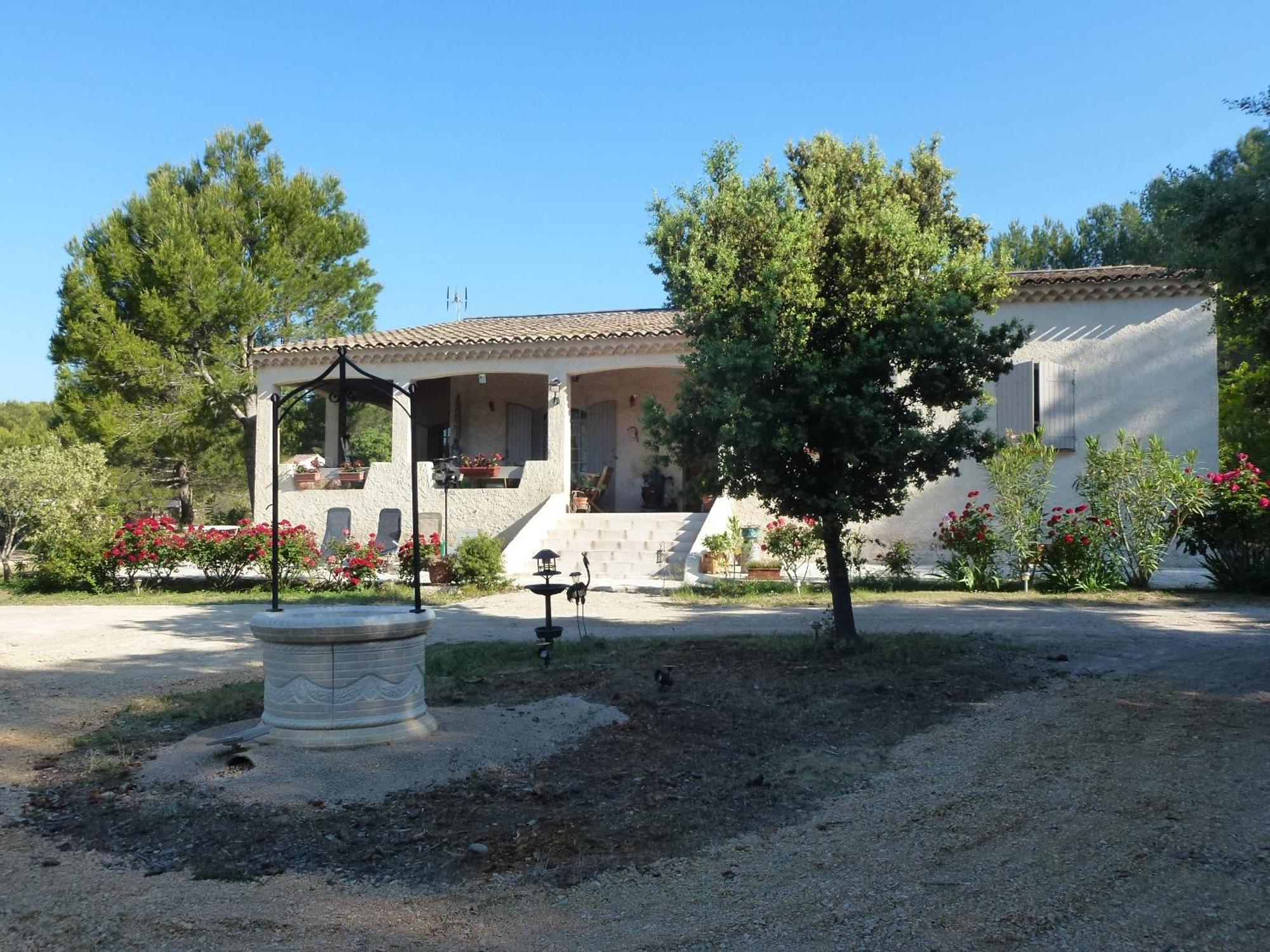 Chambre d'hôtes La Pinede Lambesc Exterior foto